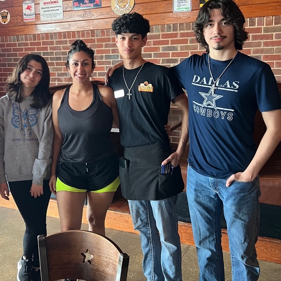 Meet your posher! - Picture 4 of 10